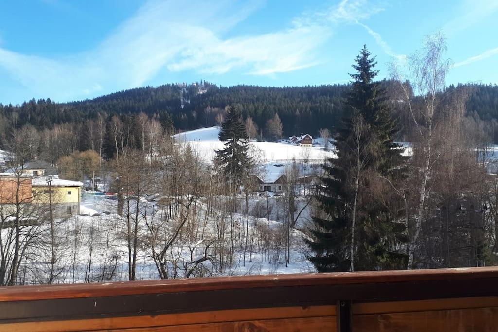 Apartmany Na Tanvaldskem Spicaku Jiretin pod Bukovou Exterior foto